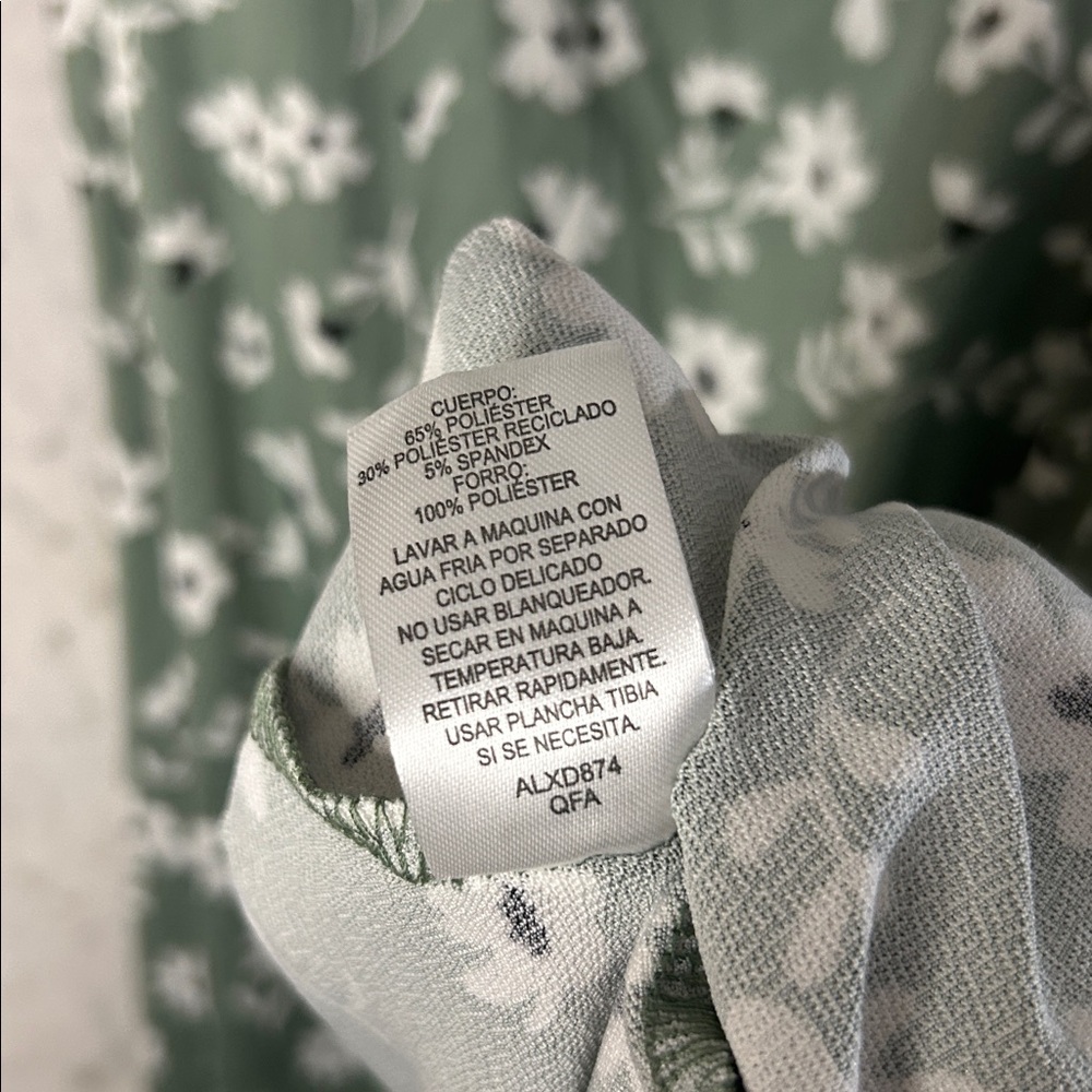 Derek Heart Sage Green Floral Flutter Sleeve Empire Waist Street Length Dress 1X - Picture 11 of 12